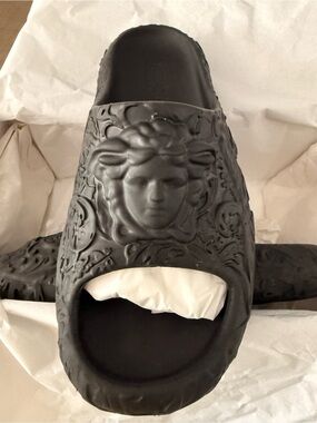 Authentic designer- Versace Medusa Dimension black rubber slides